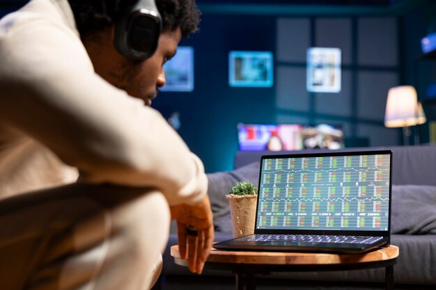 manekispin-casino.com